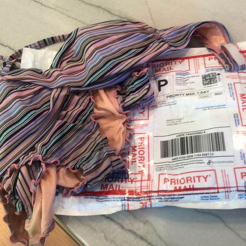 STOLEN THROUGH POSH - Picture 4 of 5